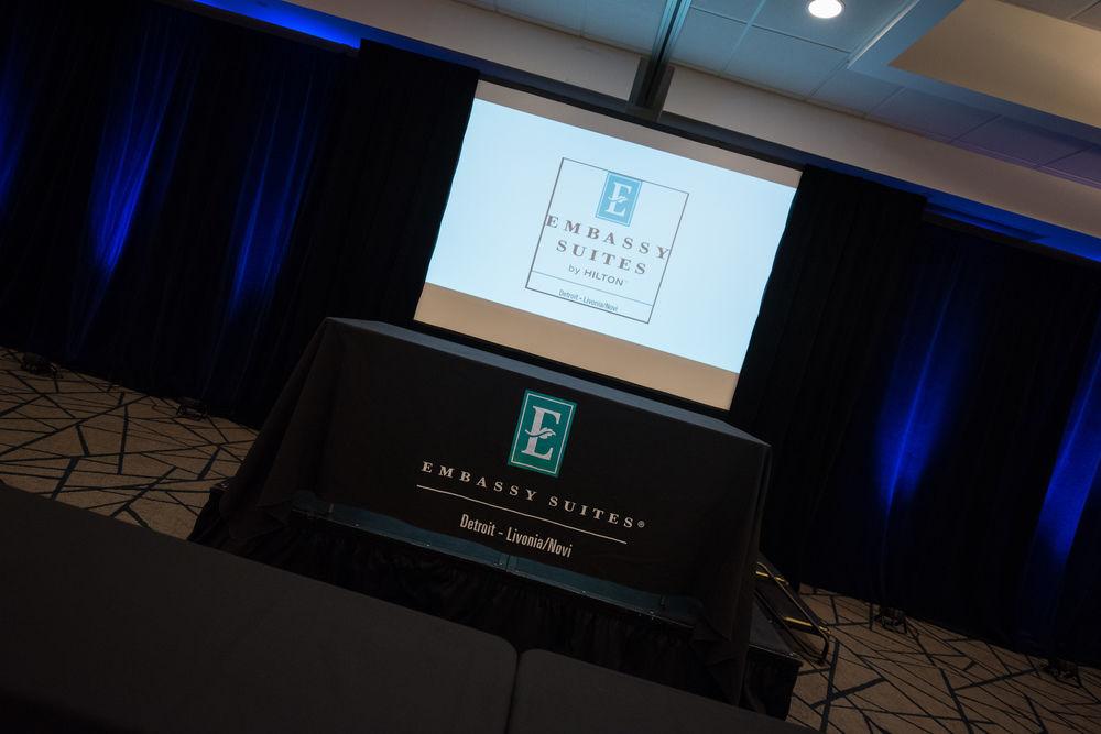 Embassy Suites By Hilton Detroit - Livonia/Novi מראה חיצוני תמונה