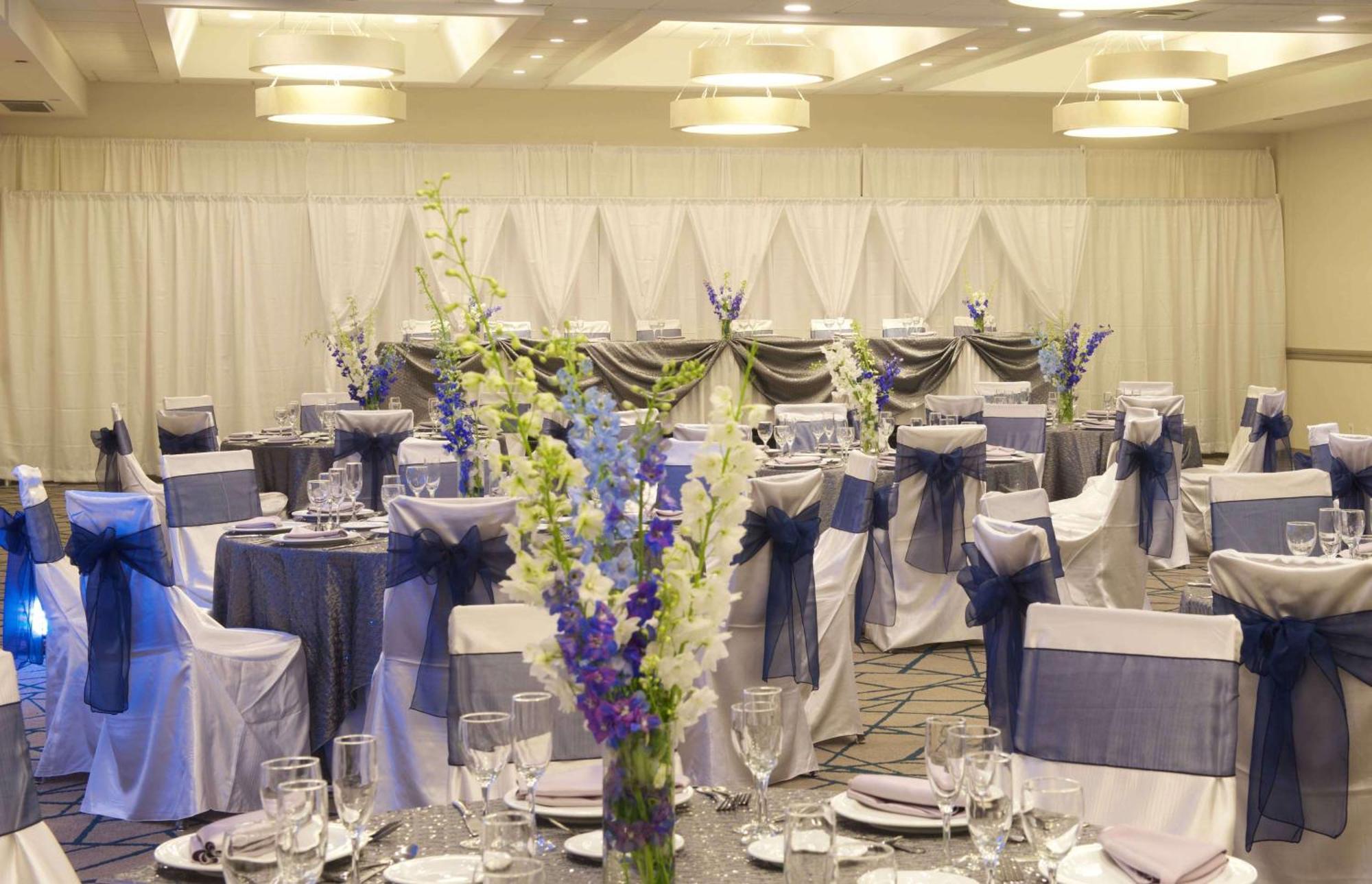 Embassy Suites By Hilton Detroit - Livonia/Novi מראה חיצוני תמונה