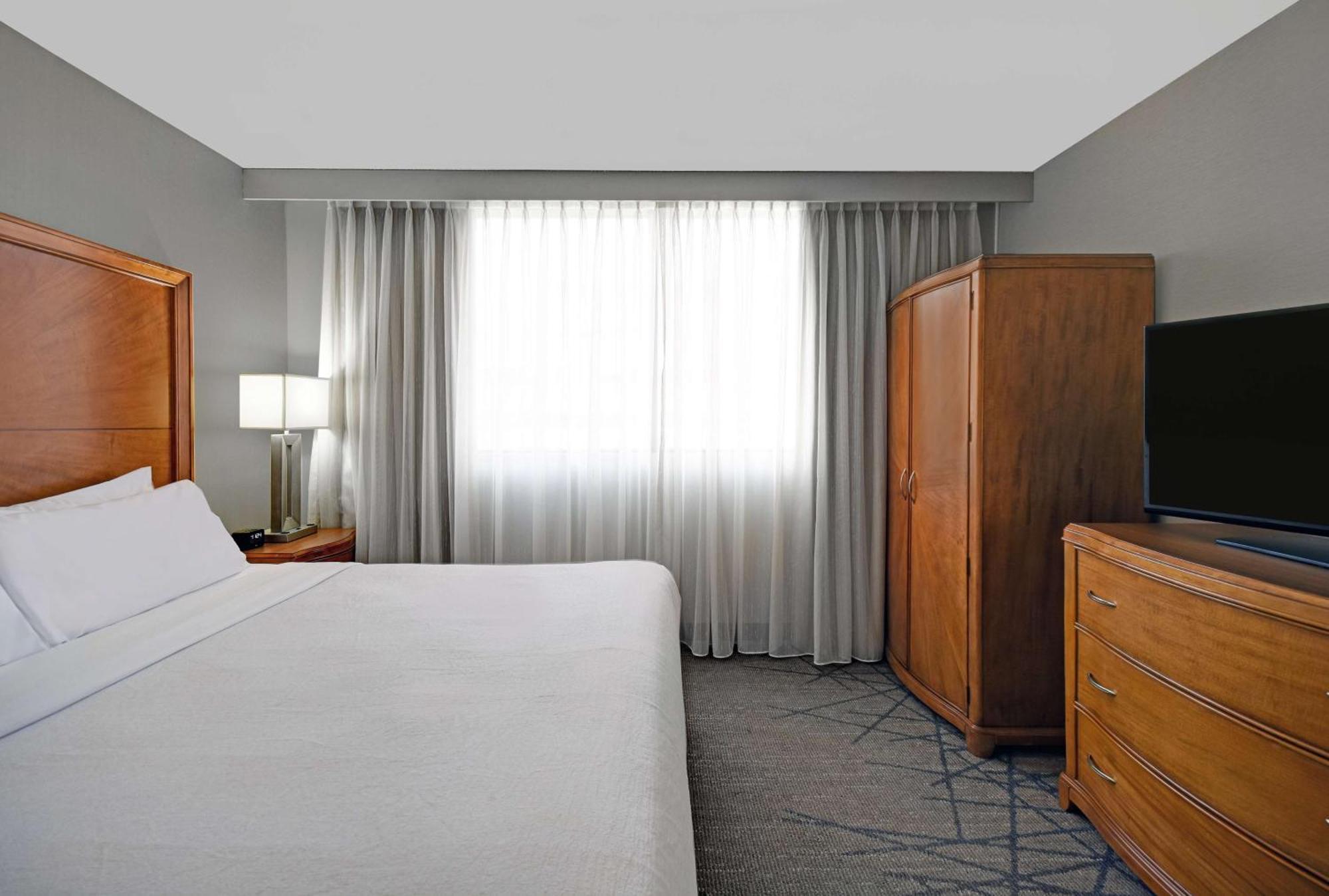Embassy Suites By Hilton Detroit - Livonia/Novi מראה חיצוני תמונה