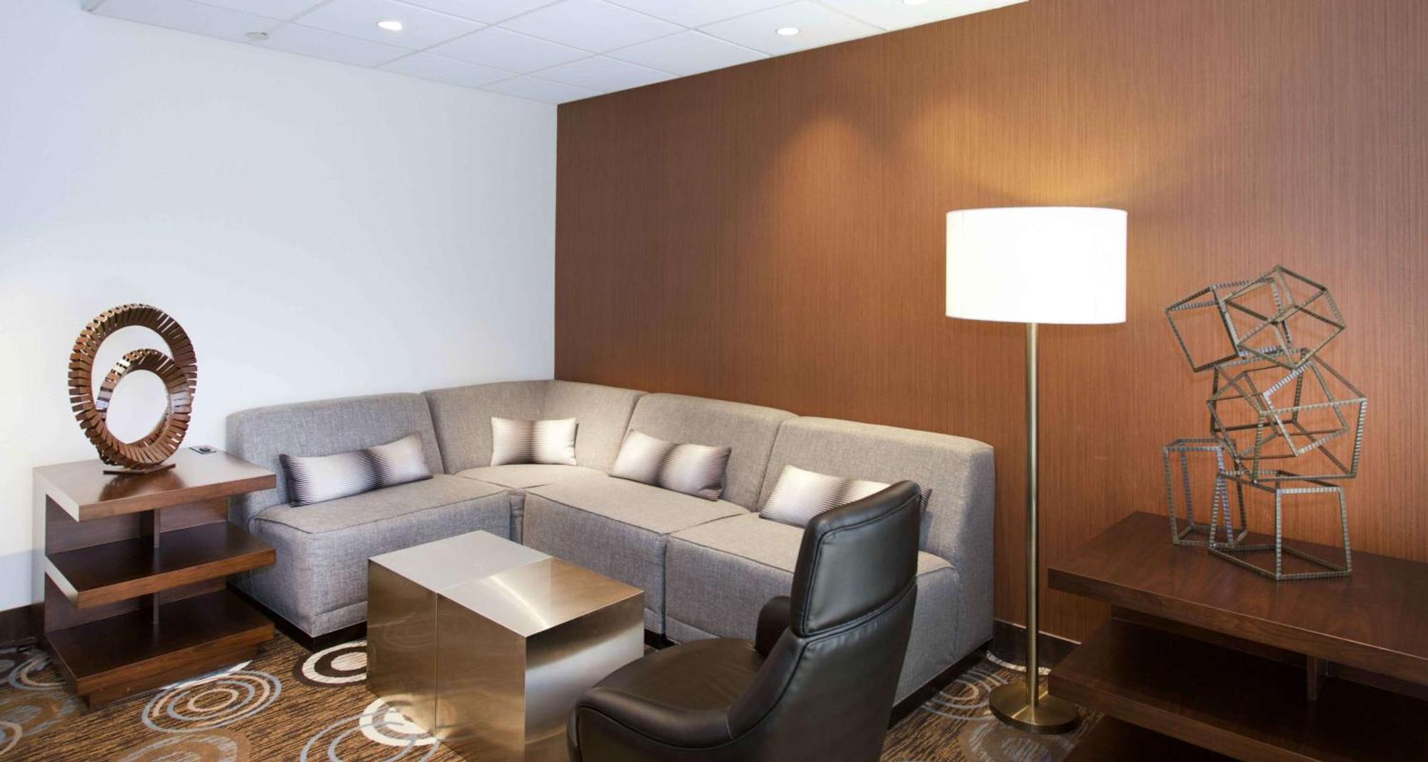 Embassy Suites By Hilton Detroit - Livonia/Novi מראה חיצוני תמונה
