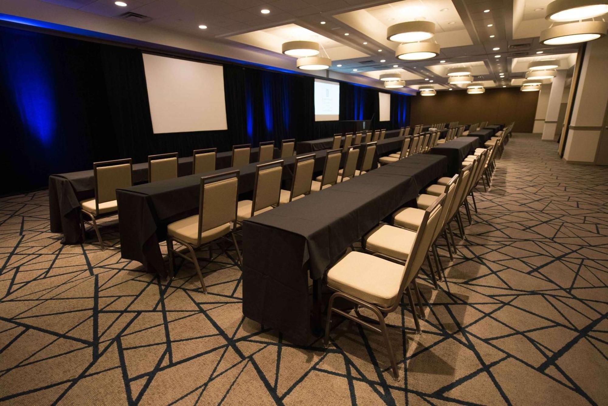 Embassy Suites By Hilton Detroit - Livonia/Novi מראה חיצוני תמונה