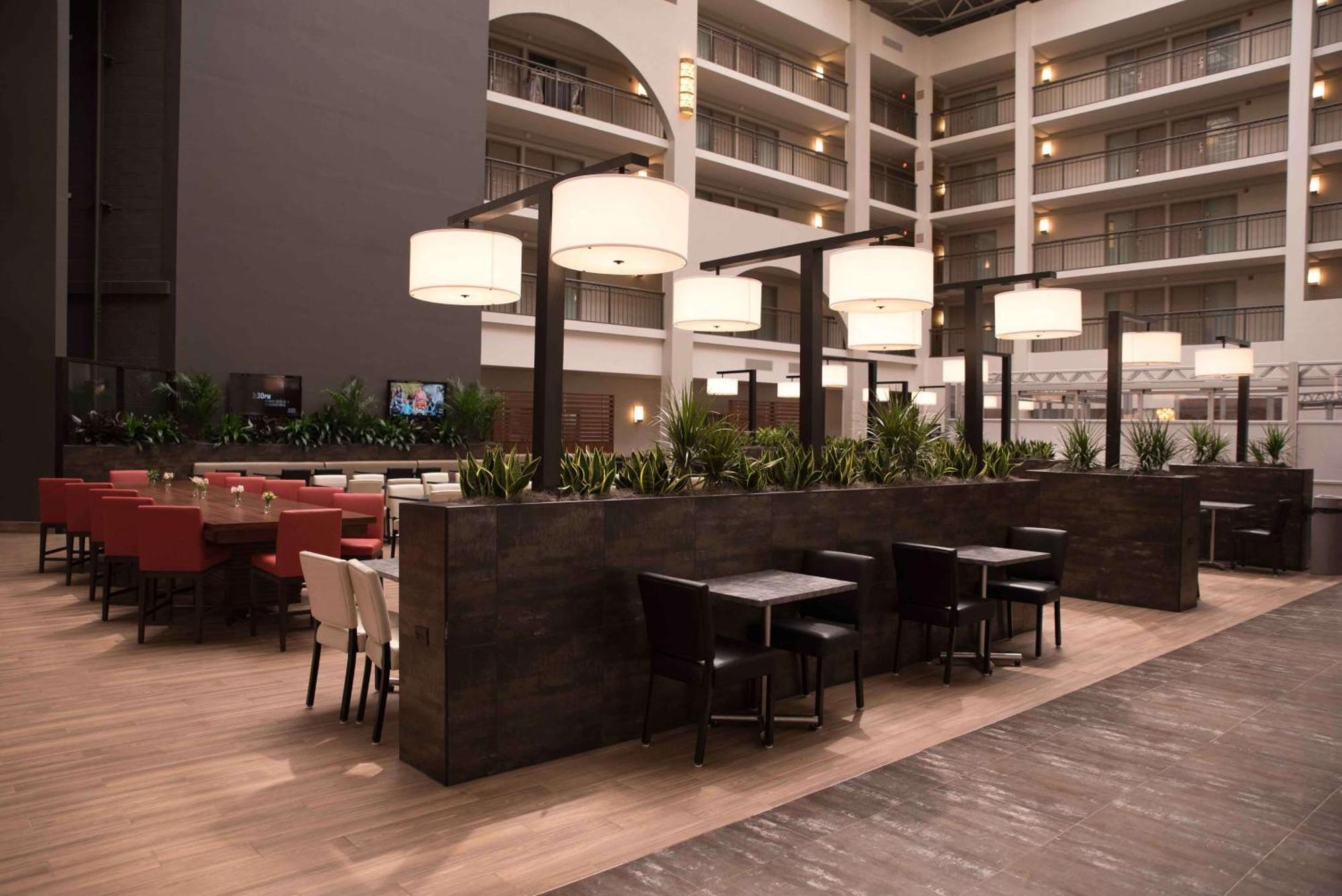 Embassy Suites By Hilton Detroit - Livonia/Novi מראה חיצוני תמונה