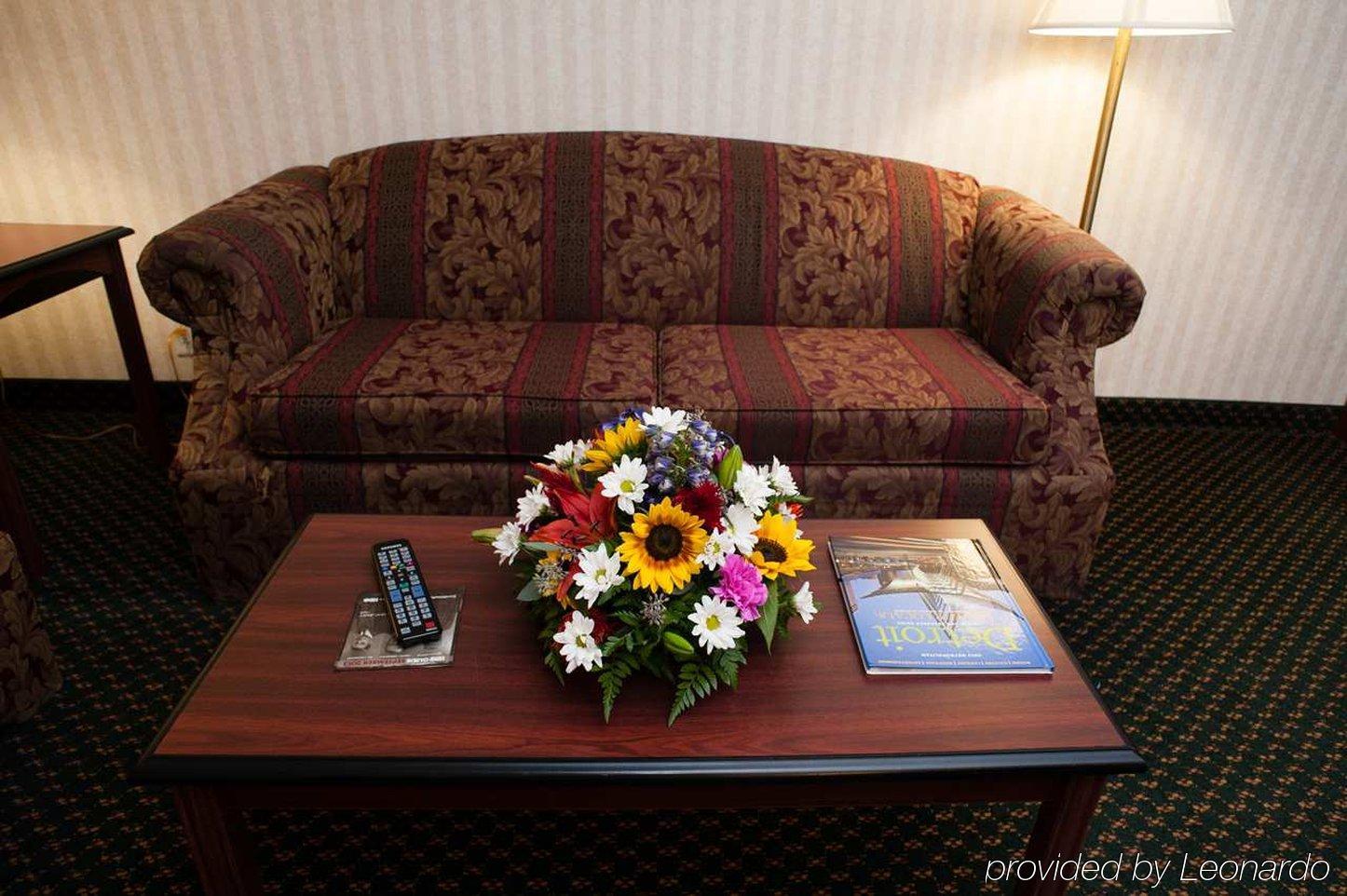 Embassy Suites By Hilton Detroit - Livonia/Novi מראה חיצוני תמונה