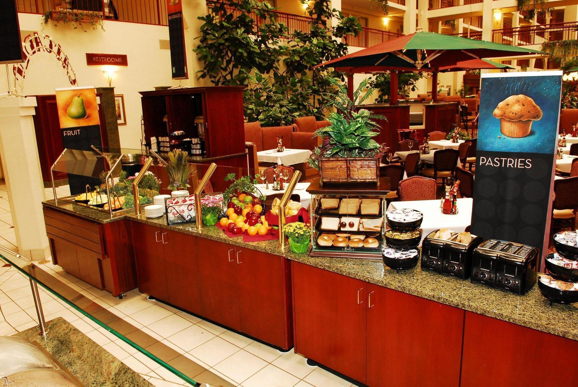 Embassy Suites By Hilton Detroit - Livonia/Novi מראה חיצוני תמונה