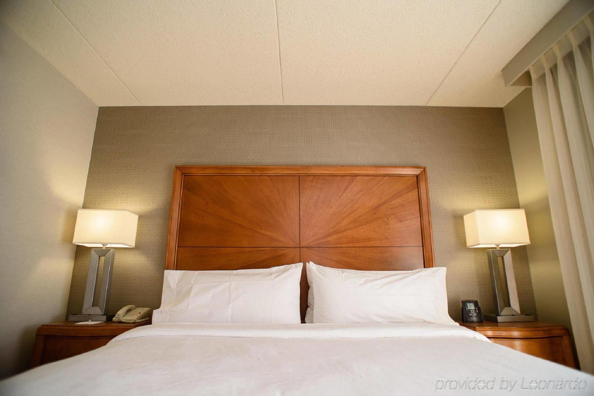 Embassy Suites By Hilton Detroit - Livonia/Novi מראה חיצוני תמונה