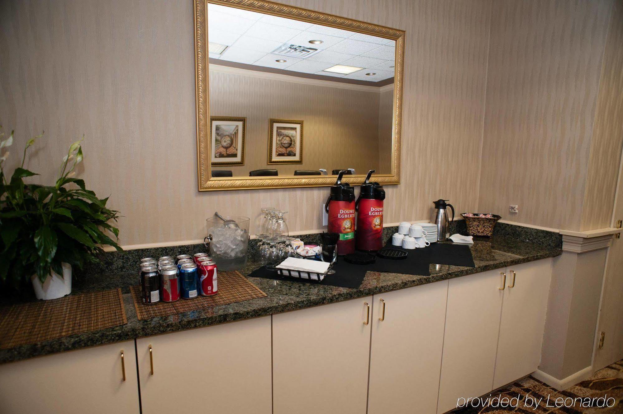 Embassy Suites By Hilton Detroit - Livonia/Novi מראה חיצוני תמונה