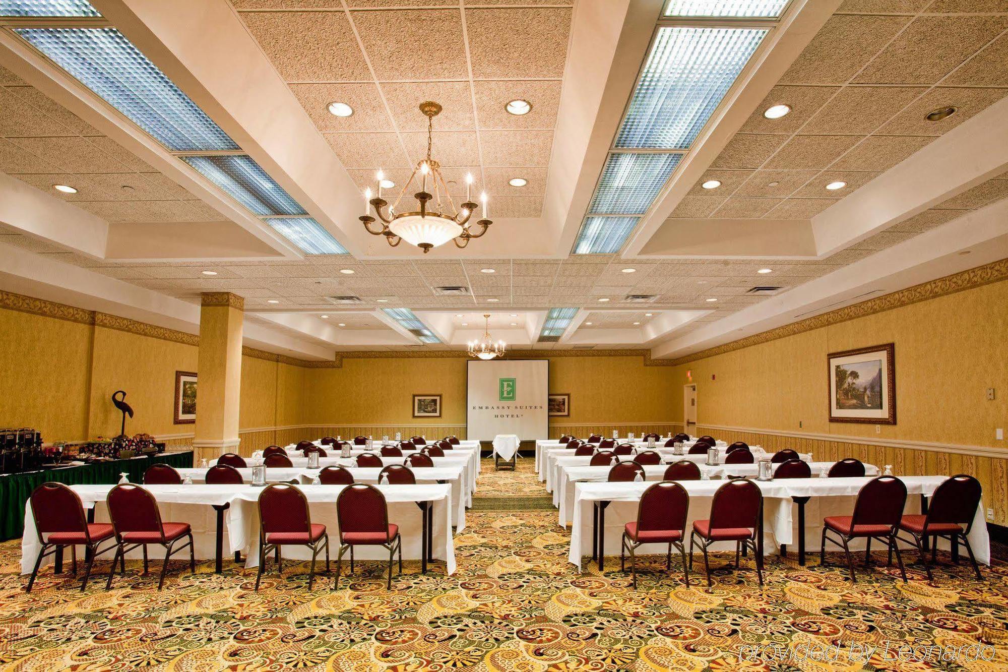 Embassy Suites By Hilton Detroit - Livonia/Novi מראה חיצוני תמונה
